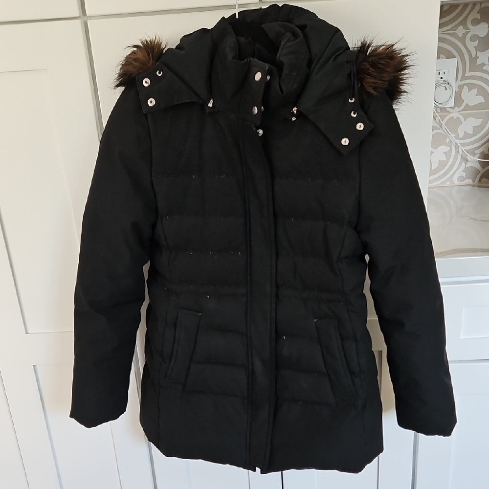 Black Puffer Jacket with Faux Fur Trim
